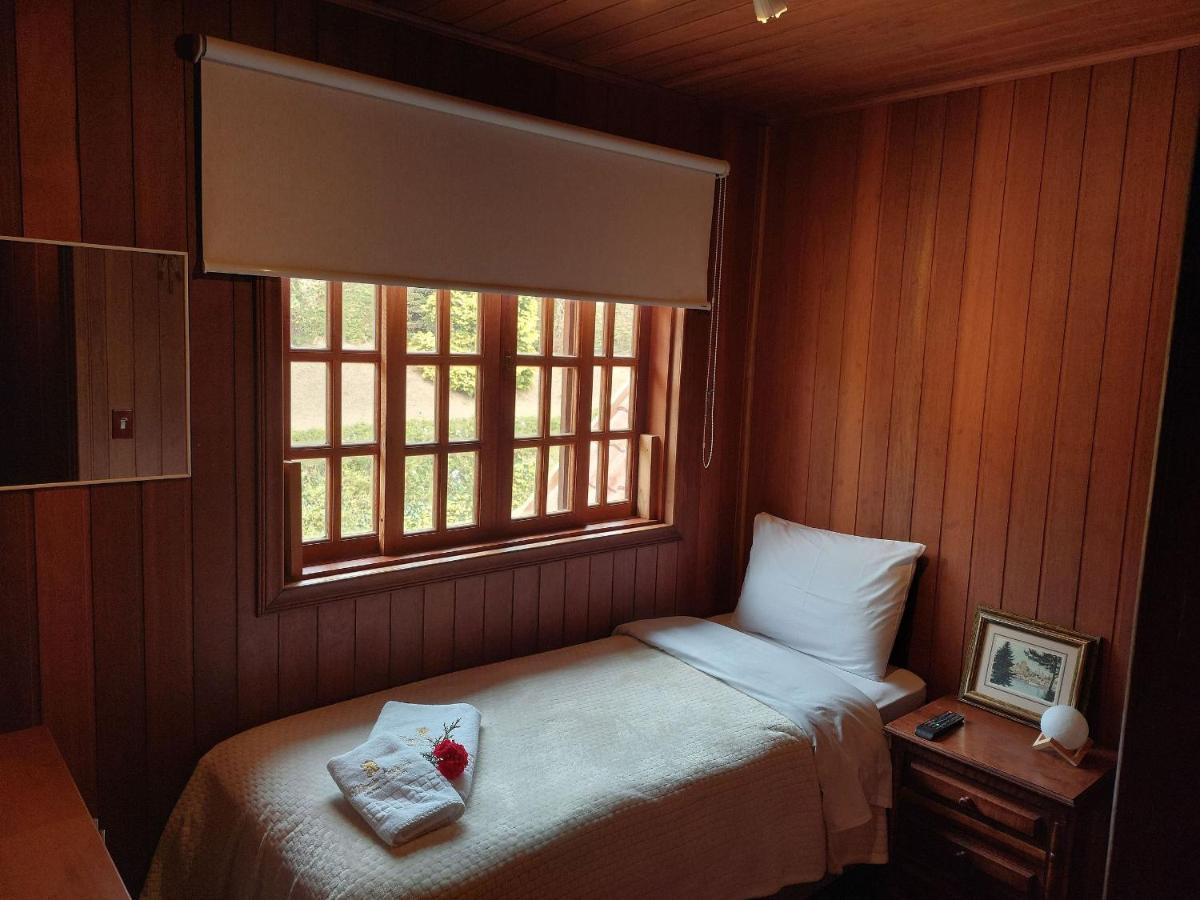 Mansao Austriaca Guesthouse กังโปสดูจอร์เดา ภายนอก รูปภาพ